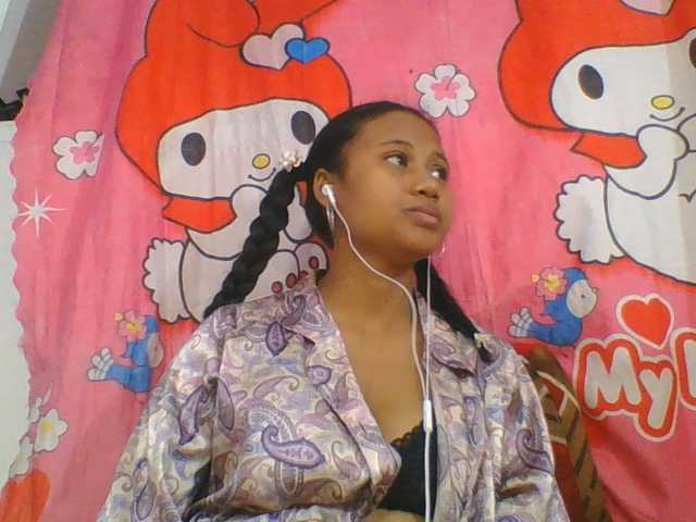 Murellah1a live cam on BongaCams