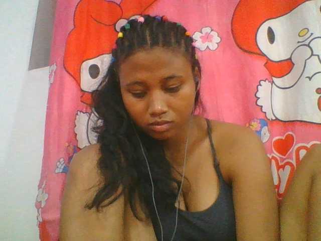 Murellah1a live cam on BongaCams