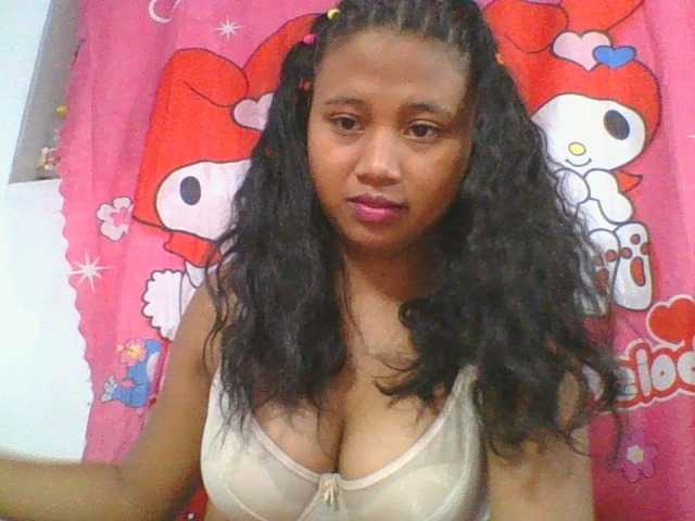 Murellah1a live cam on BongaCams