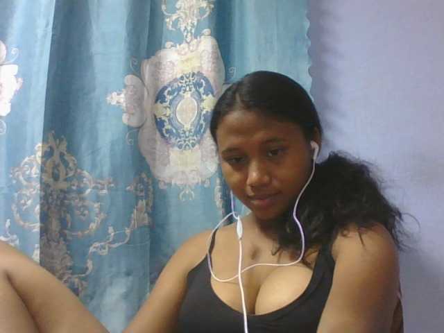 Murellah1a live cam on BongaCams