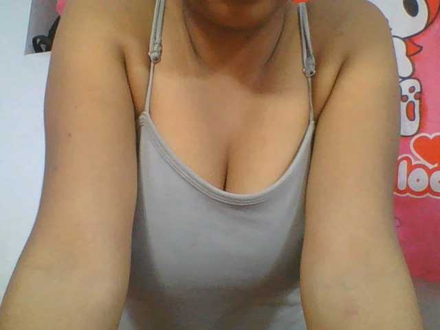 Murellah1a live cam on BongaCams