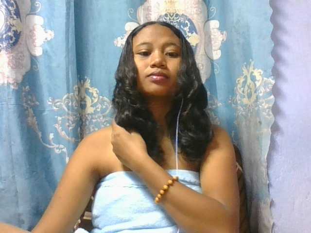 Murellah1a live cam on BongaCams