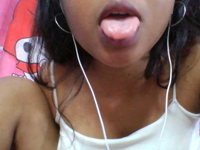 Murellah1a live cam on BongaCams