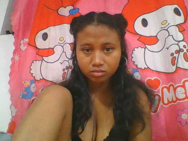 Murellah1a live cam on BongaCams