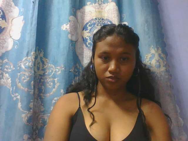 Murellah1a live cam on BongaCams