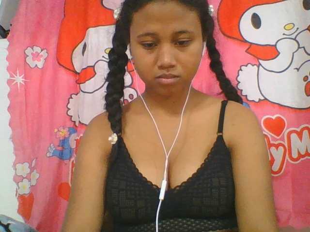 Murellah1a live cam on BongaCams
