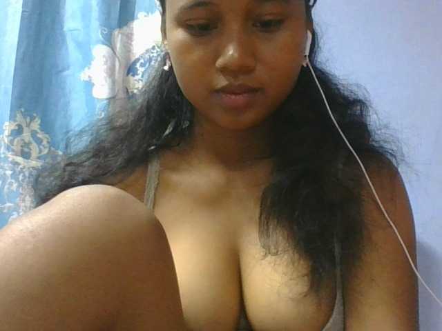 Murellah1a live cam on BongaCams