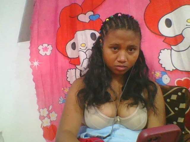 Murellah1a live cam on BongaCams