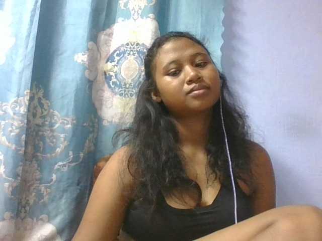 Murellah1a live cam on BongaCams