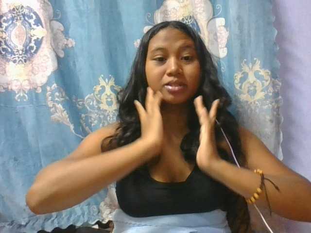 Murellah1a live cam on BongaCams