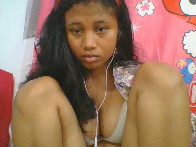 Murellah1a live cam on BongaCams