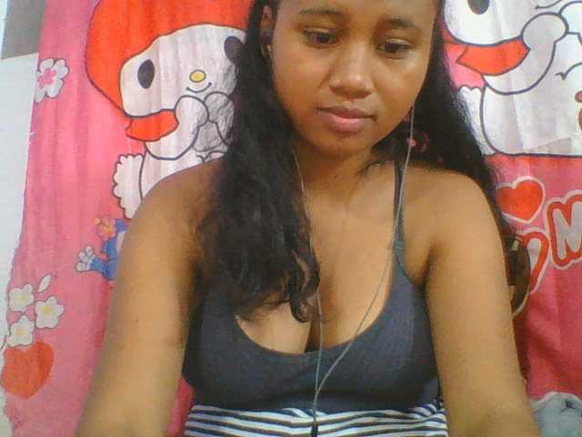 Murellah1a live cam on BongaCams