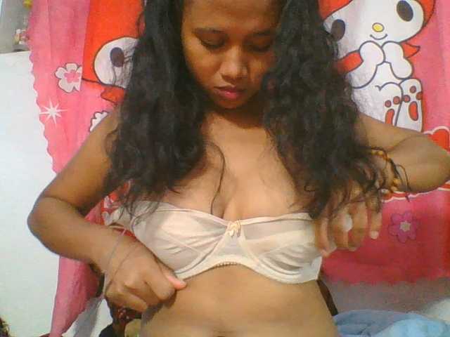 Murellah1a live cam on BongaCams