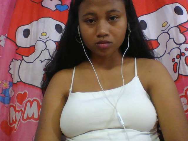 Murellah1a live cam on BongaCams