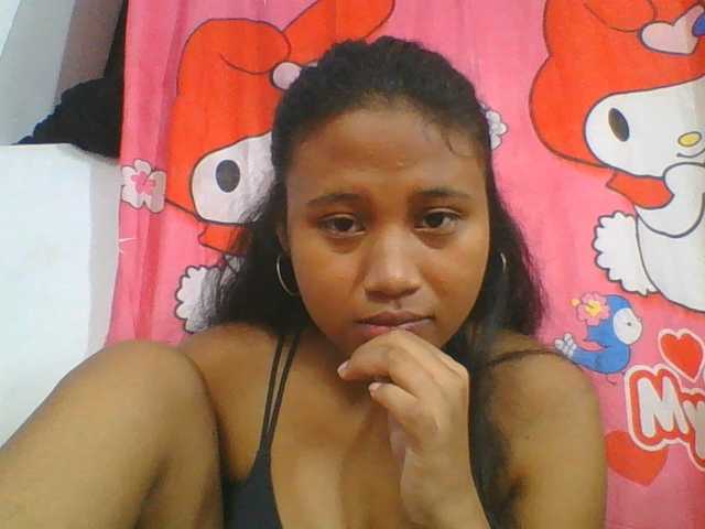 Murellah1a live cam on BongaCams