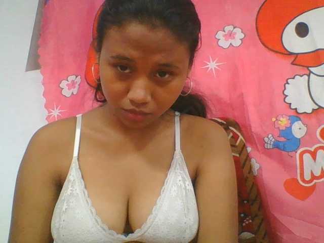 Murellah1a live cam on BongaCams