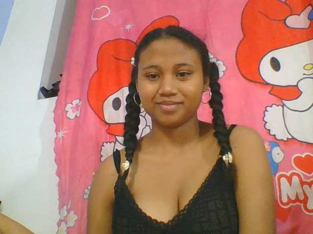Murellah1a live cam on BongaCams