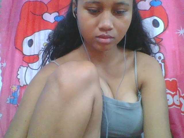 Murellah1a live cam on BongaCams