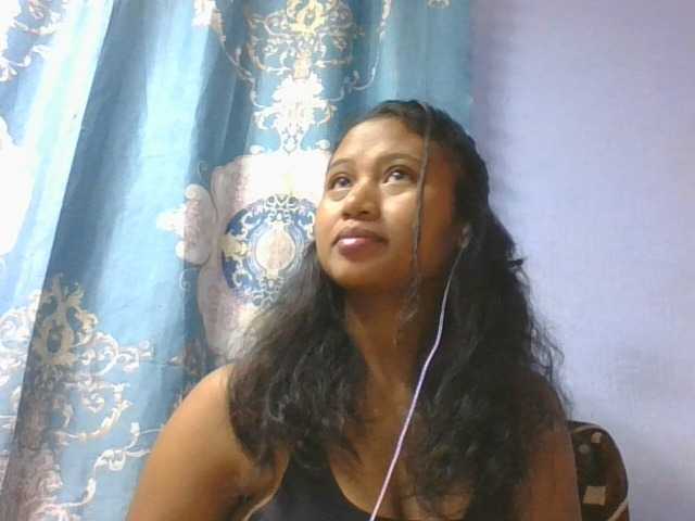 Murellah1a live cam on BongaCams