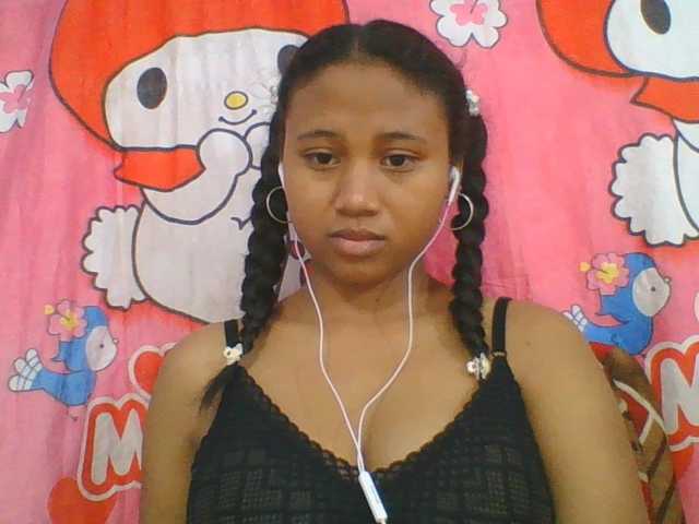 Murellah1a live cam on BongaCams