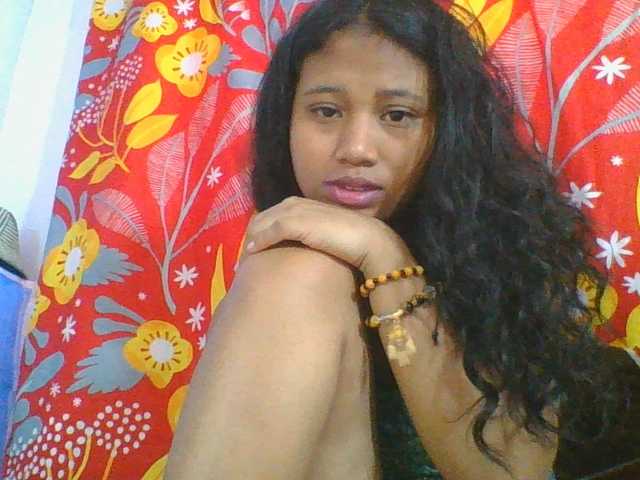 Murellah1a live cam on BongaCams