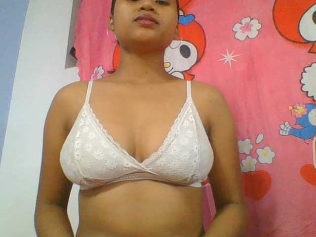 Murellah1a live cam on BongaCams