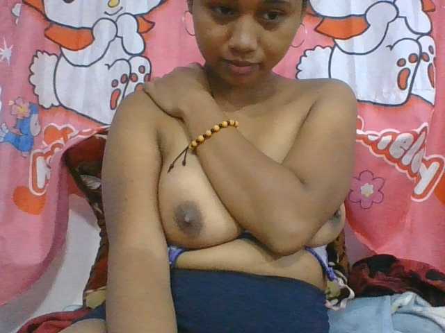Murellah1a live cam on BongaCams