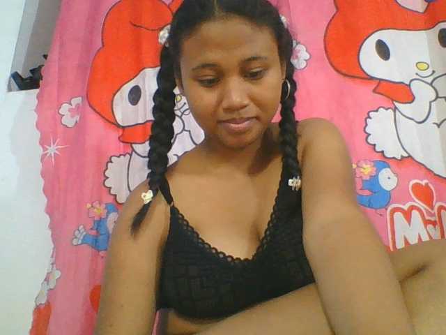 Murellah1a live cam on BongaCams