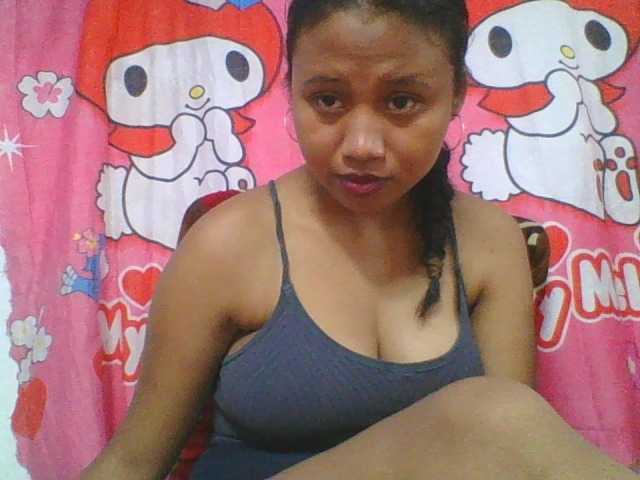 Murellah1a live cam on BongaCams