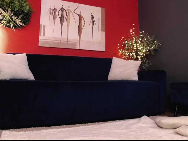 le modèle SellenaAlure est en webcam porno dans un show sur le site bongacams, il possède les tags suivants: White/Caucasian,Brunette,Shaved