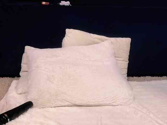 SellenaAlure webcam
