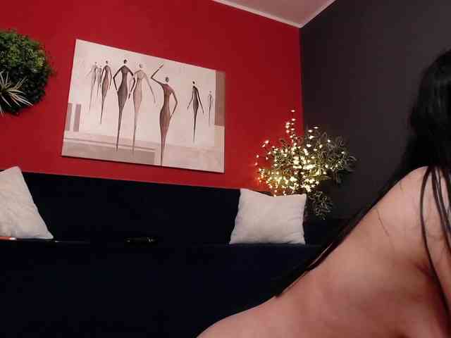 SellenaAlure webcam