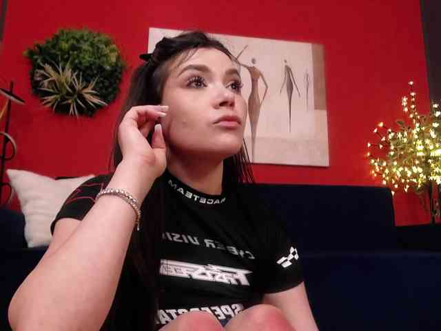 SellenaAlure webcam