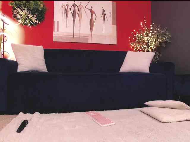 SellenaAlure webcam