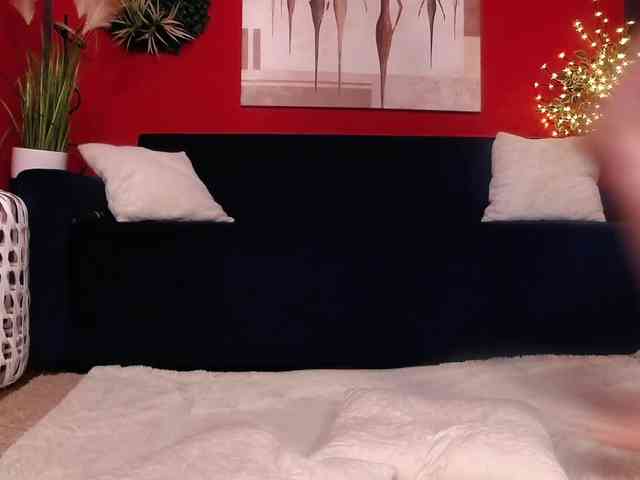 SellenaAlure webcam