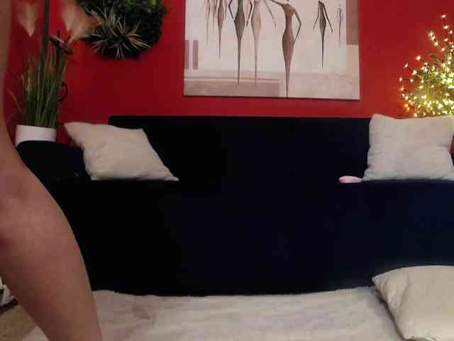 SellenaAlure webcam