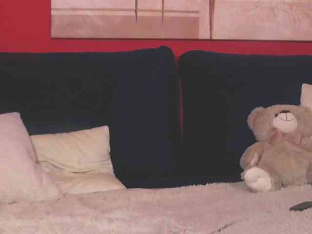 SellenaAlure webcam