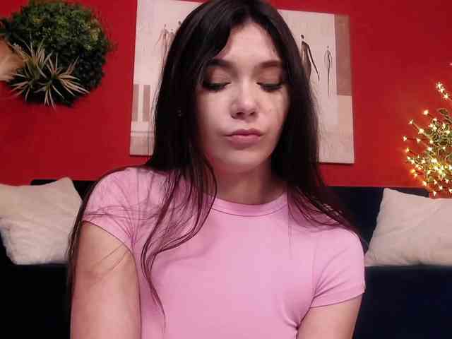 SellenaAlure webcam