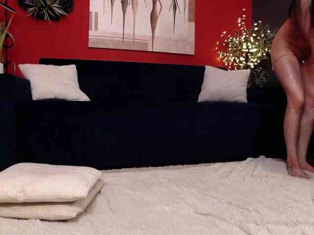 SellenaAlure webcam