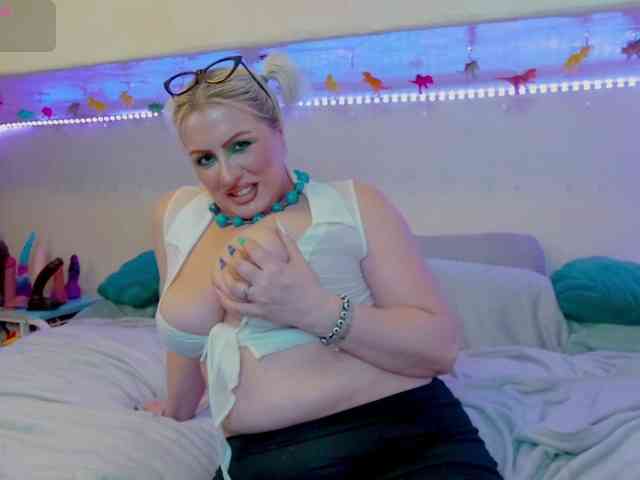 GoddessAlimony webcam