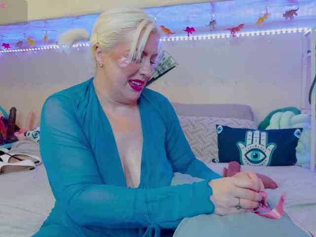 GoddessAlimony webcam