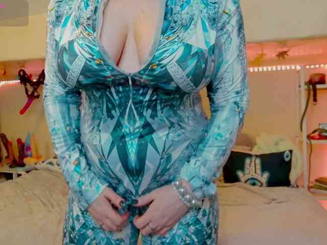 GoddessAlimony webcam