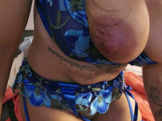 Samissou live cam on BongaCams