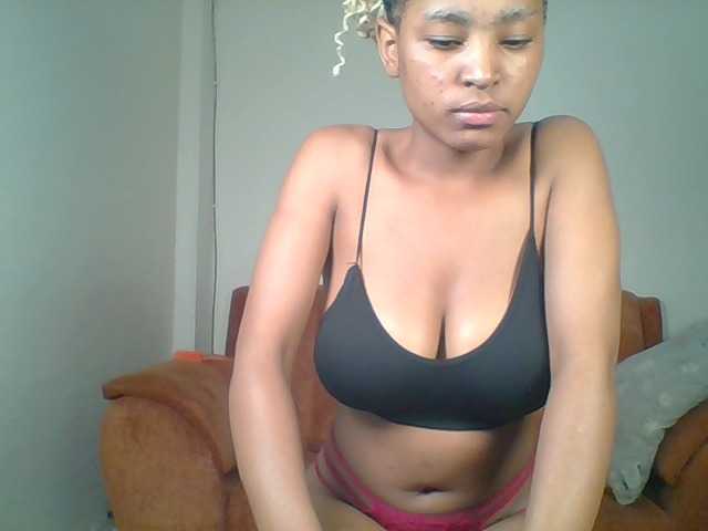 Hot-sexy-queen webcam