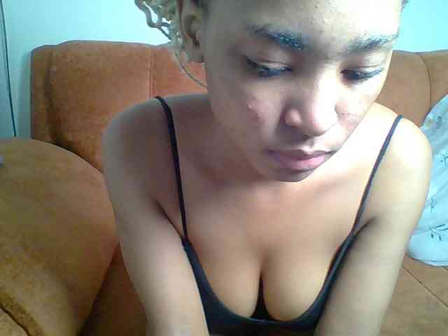 Hot-sexy-queen webcam