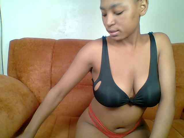 Hot-sexy-queen webcam