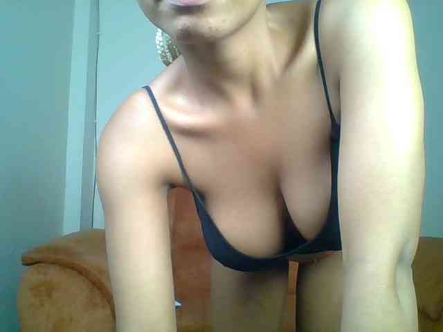 Hot-sexy-queen webcam