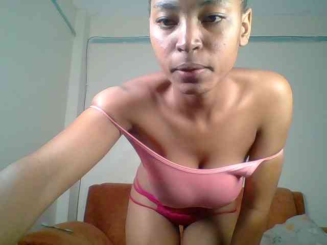 Hot-sexy-queen webcam