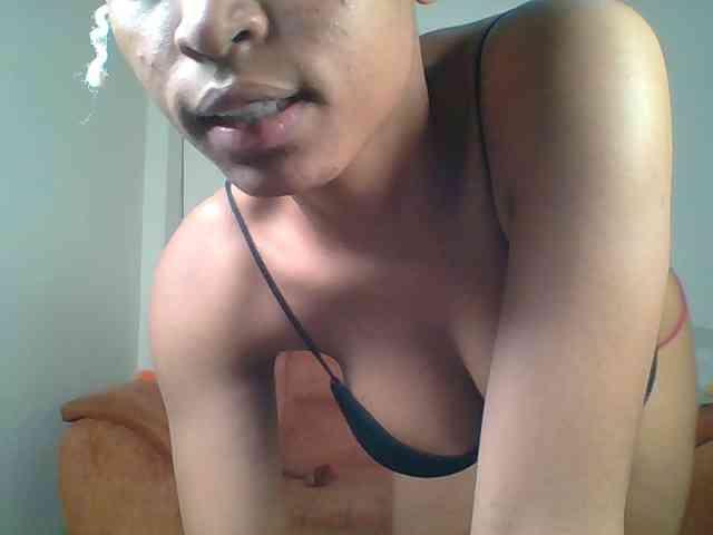 Hot-sexy-queen webcam