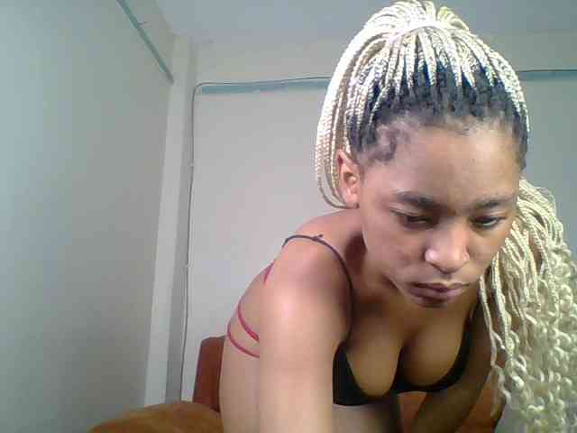 Hot-sexy-queen webcam